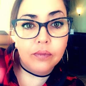 Meet your Posher, Lorie